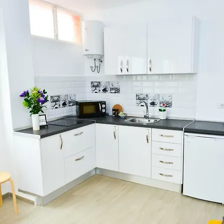 Апартаменты Apartamento Luminoso Junto A La Playa De Las Canteras Лас-Пальмас-де-Гран-Канария